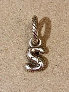 🆕Listing! Brighton Alphabet Collection charm Letter s Silver initial Retired